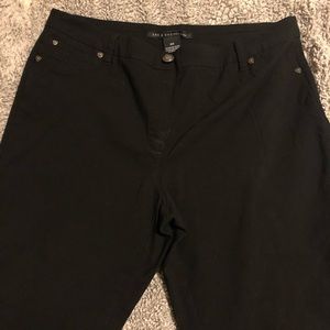 Zac & Racheal 16W Women’s Capri